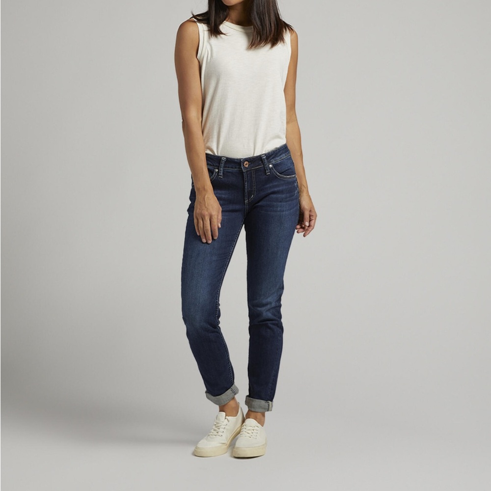 SILVER BOYFRIEND STRAIGHT FIT STRETCH DARK WASH 32/25 🧵👖
